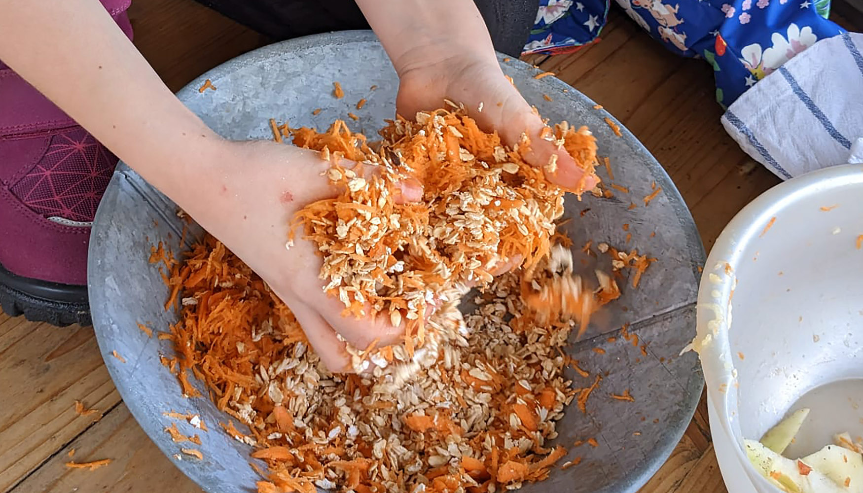 2025_Plätzchenteig kneten